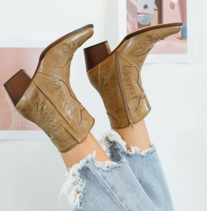 Taupe Womens Western Cowgirl Pointy Boots