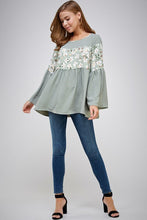 Sage Floral Wild Long Sleeve Block Flower Round Neck