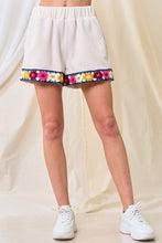 Cream Trimmed Short Pants