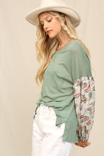 Evergreen The Pullover With Contrast Print At Sleeves