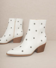 White Oasis Society Ivanna - Star Studded Western Boots