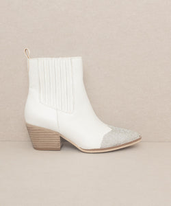 White OASIS SOCIETY Zuri - Rhinestone Toed Booties