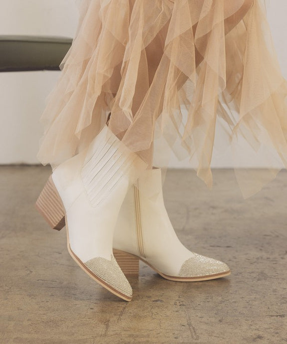 White OASIS SOCIETY Zuri - Rhinestone Toed Booties
