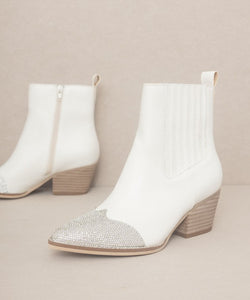 White OASIS SOCIETY Zuri - Rhinestone Toed Booties
