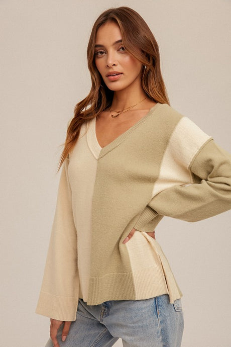 Color Block Relaxed V-Neck Sweater With Side Slit