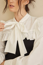 Off White Black Neck Ribbon Combination With Knit