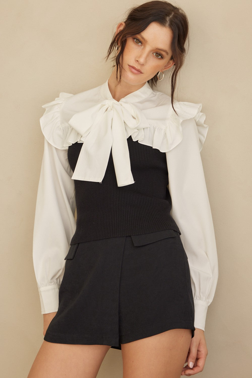 Off White Black Neck Ribbon Combination With Knit