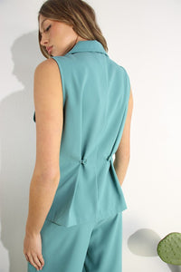Turiquoise Sleeveless Jacket And Pants Set