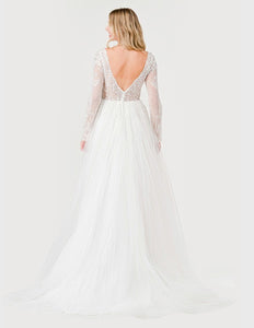 Off-White Lace Embroidered Long Sleeve Wedding Dress