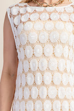 White Lace Round Neck Sleeveles Dress