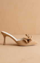 Sand The Jane - Pointed Toe Bow Accent Kitten Heels