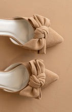 Sand The Jane - Pointed Toe Bow Accent Kitten Heels