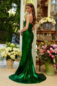 E/M Green Sweetheart Ruched Bodice Fitted Shiny Satin Gown With Leg Slit