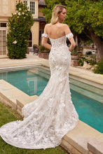 Off White Fit & Flare Bridal Gown With Removable Ski