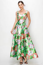 Green Floral Flower Print Heart Neckline Sleeveless Maxi Skirt