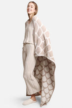 Mermaid Scale Patterned Blanket
