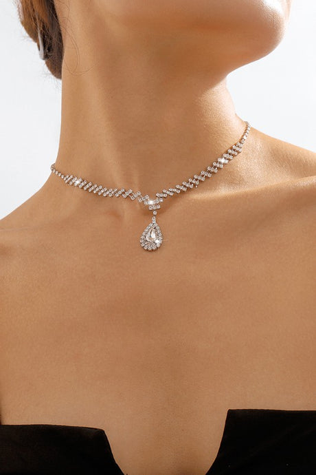 Silver Rhinestone Claw Chain Pendant Necklace