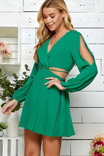 Green Cutout Open Sleeve V-neck Dress