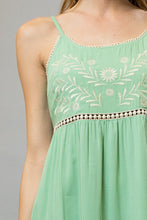 Top Emroidery Lace Trim Neck Lining Maxi Dress