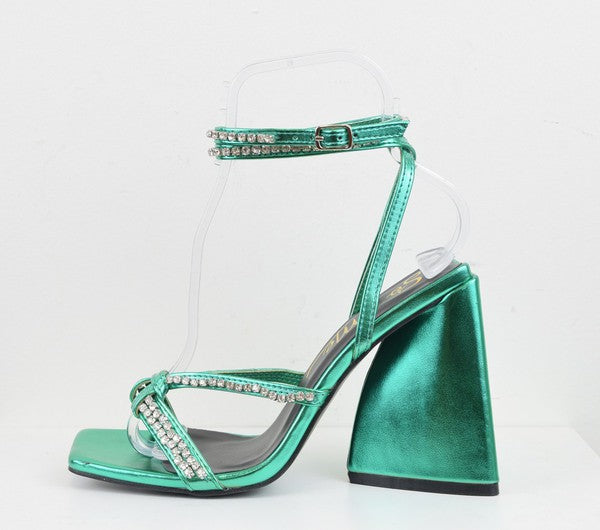 Green Unique Chuncky Heel Sandal With Stone Detail