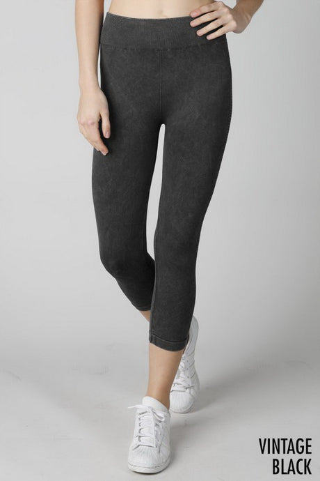 Black Vintage Ladder Capri Leggings