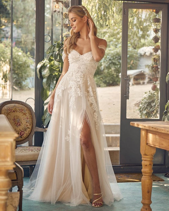 White&Nude Tulle Embroidered V-Neck Lace Slit Wedding Dress